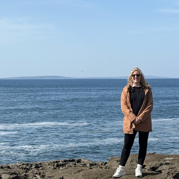 Meet your Posher, Sharon - Picture 2 of 8